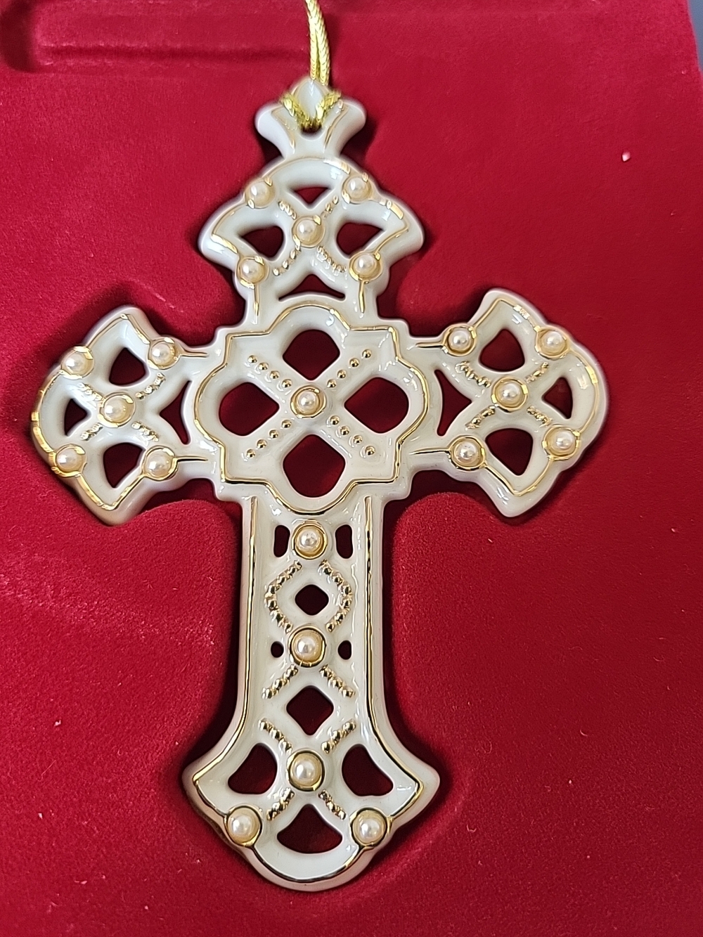 Lenox Florentine And Pearl Cross Ornament New In Box